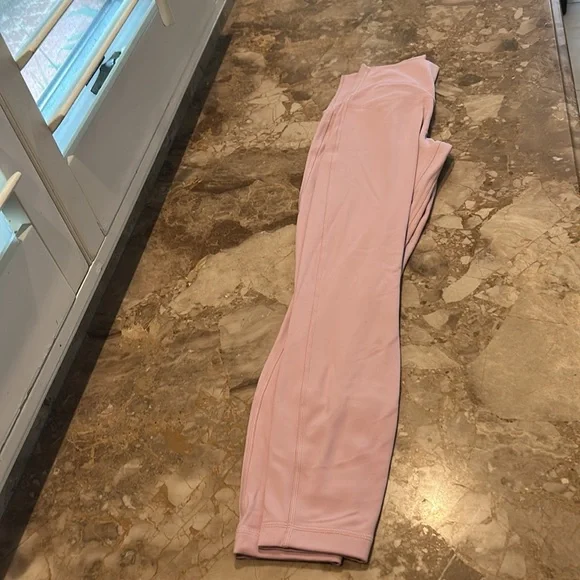 Lululemon Athletica align pale pink Leggings  size 6 excellent condition - Picture 2 of 6